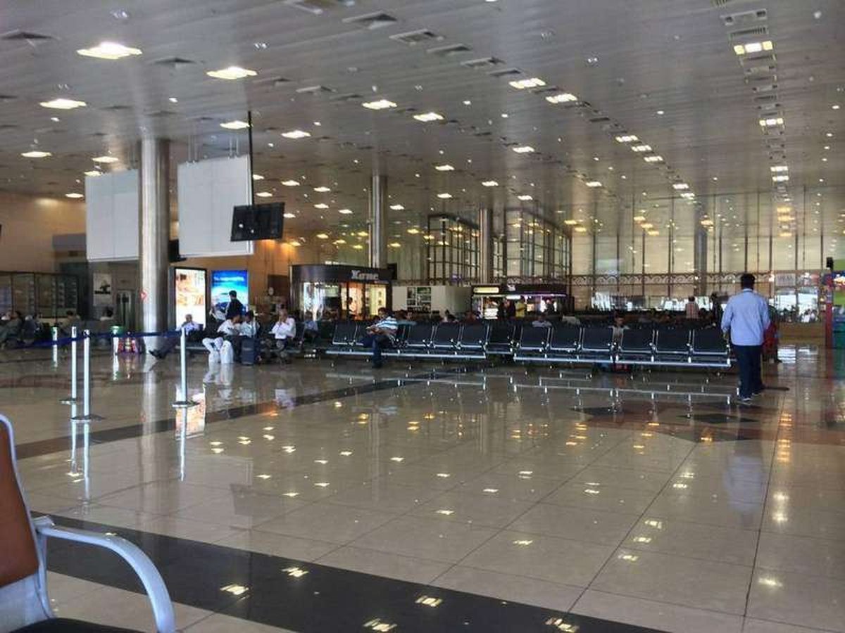 eSIM for multi-country travel: how regional plans actually work