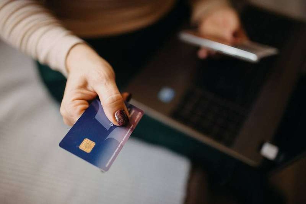 Why Paying Only the Minimum Keeps You in Debt