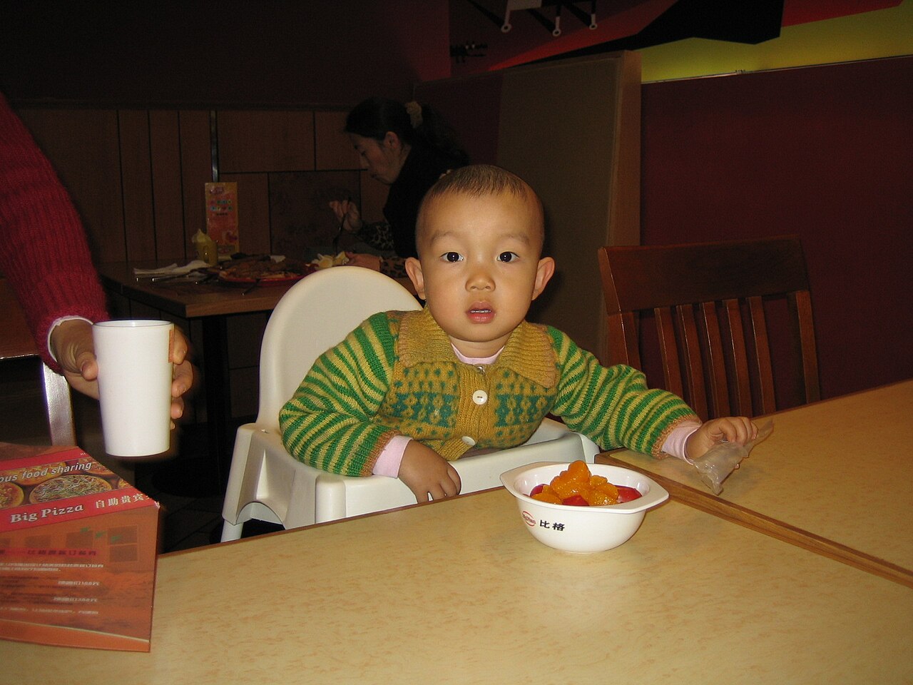 How to introduce solid foods: baby-led weaning vs purees compared