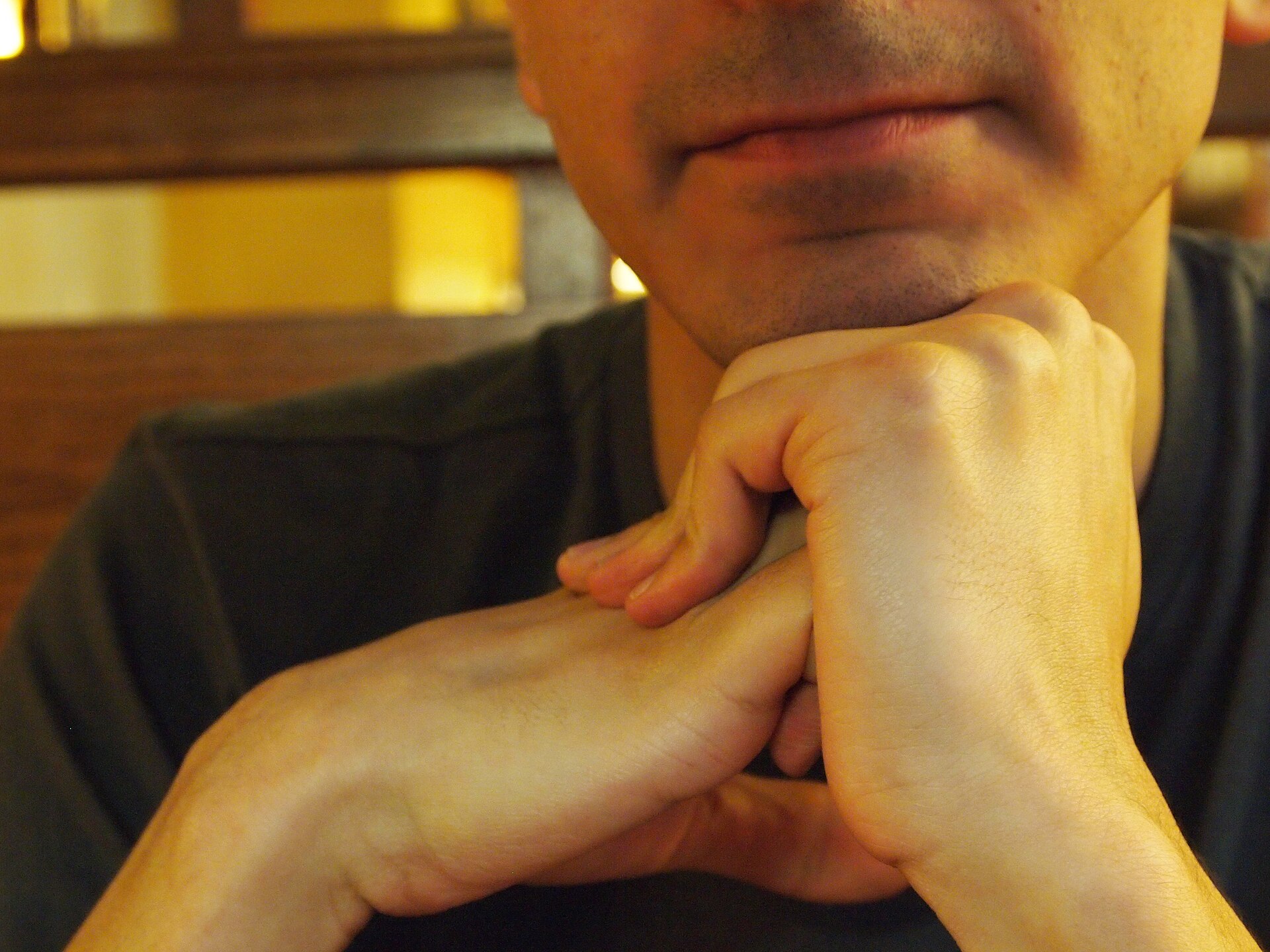 Why knuckles crack and what makes the sound